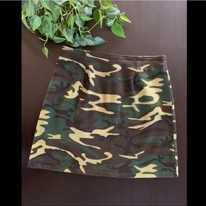 90’s Camo Skirt!